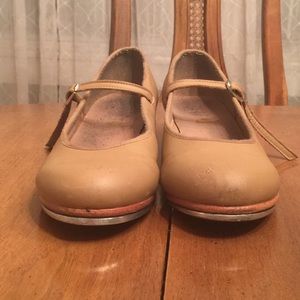 Bloch tan tap shoes